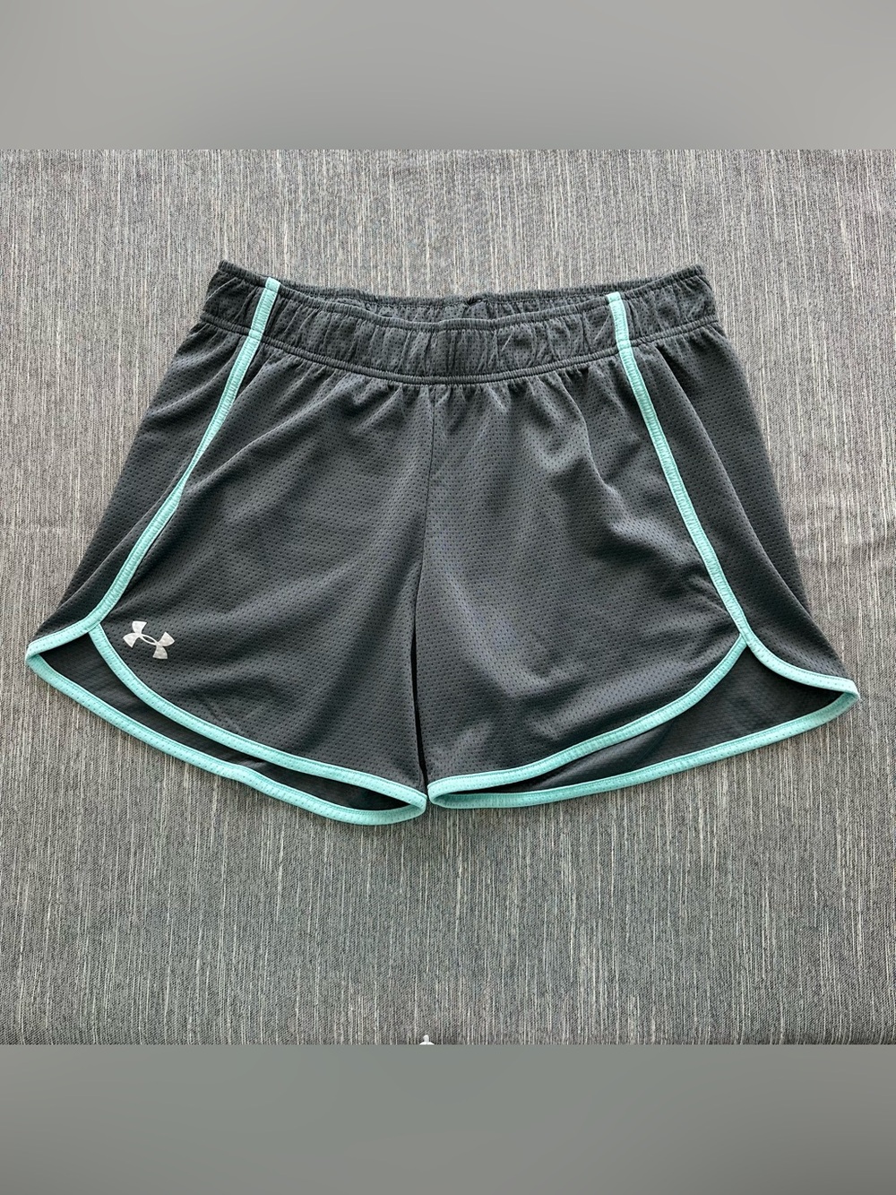 Under Armour Loose Fit Mesh Athletic Shorts Womens Size S